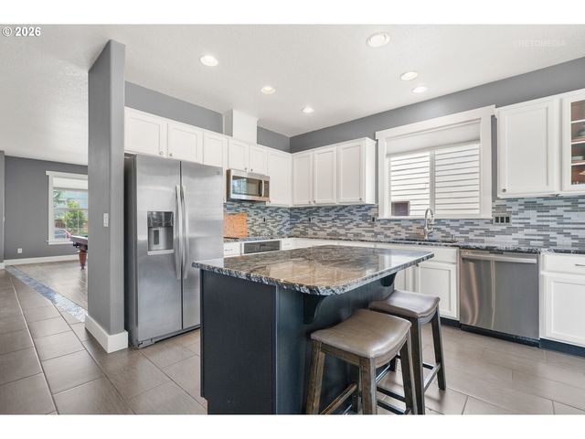 364 Ne 20TH Ave, Canby, OR 97013