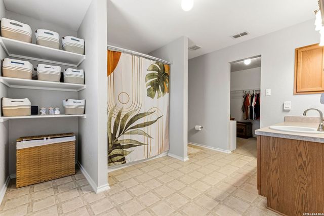10015 Amber Breeze, San Antonio, TX 78245