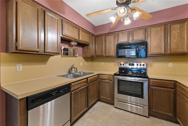 3402 Coastal Drive, College Station, TX 77845