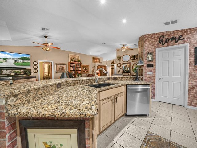 239 CHINA BERRY CIRCLE, Davenport, FL 33837