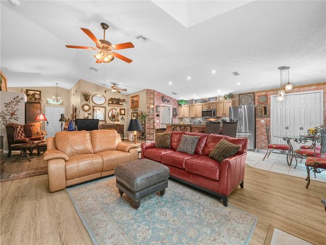 239 CHINA BERRY CIRCLE, Davenport, FL 33837