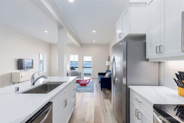 10 Front Street NW, Coupeville, WA 98239