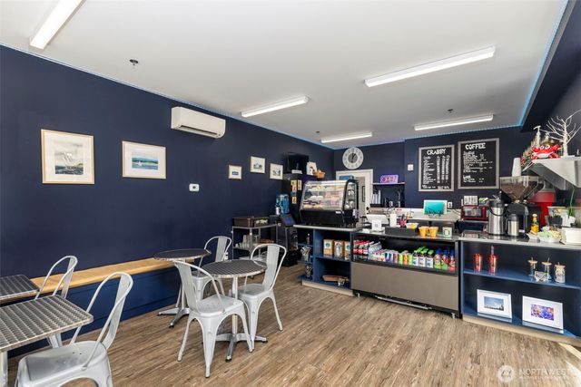 10 Front Street NW, Coupeville, WA 98239