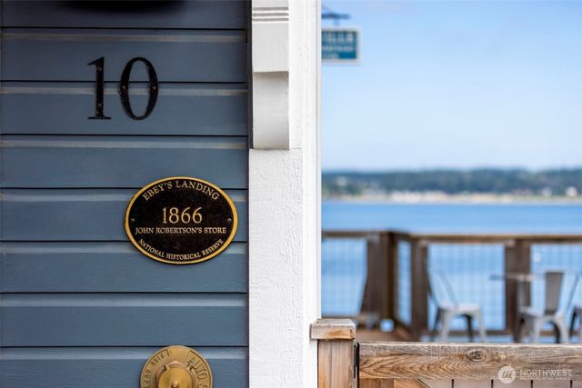 10 Front Street NW, Coupeville, WA 98239