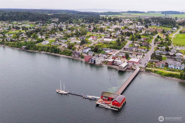 10 Front Street NW, Coupeville, WA 98239