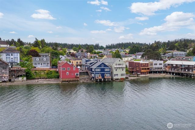 10 Front Street NW, Coupeville, WA 98239
