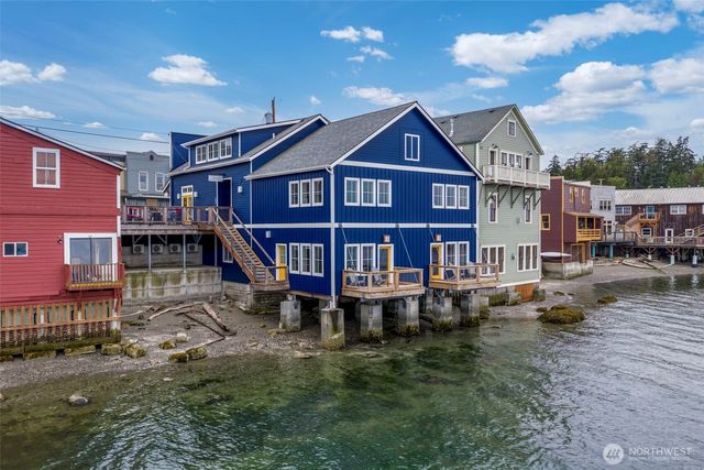 10 Front Street NW, Coupeville, WA 98239