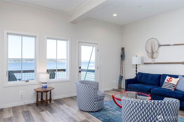 10 Front Street NW, Coupeville, WA 98239