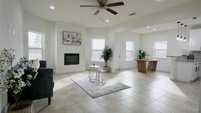 1189 County Road 5100, Cleveland, TX 77327