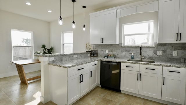 1189 County Road 5100, Cleveland, TX 77327