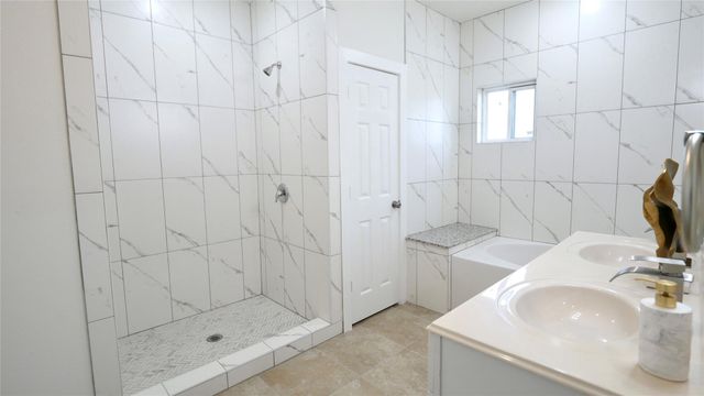 1189 County Road 5100, Cleveland, TX 77327