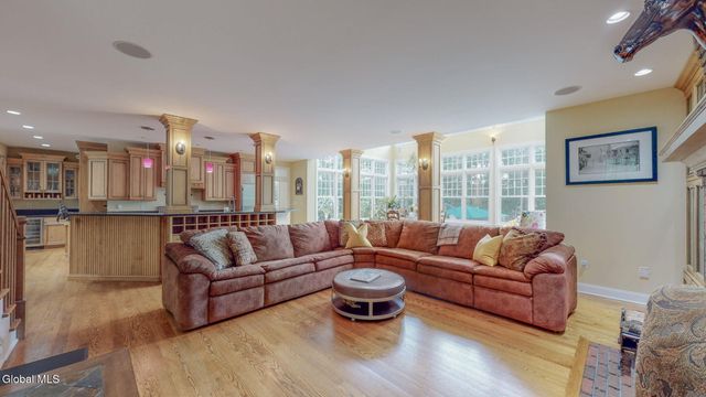 9 Stable Lane, Saratoga Springs, NY 12866