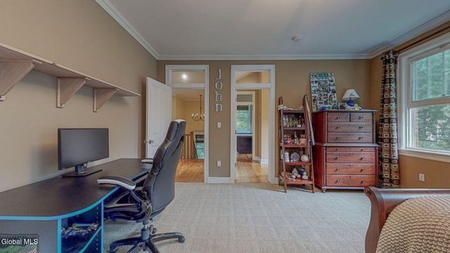 9 Stable Lane, Saratoga Springs, NY 12866