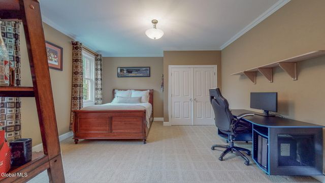 9 Stable Lane, Saratoga Springs, NY 12866