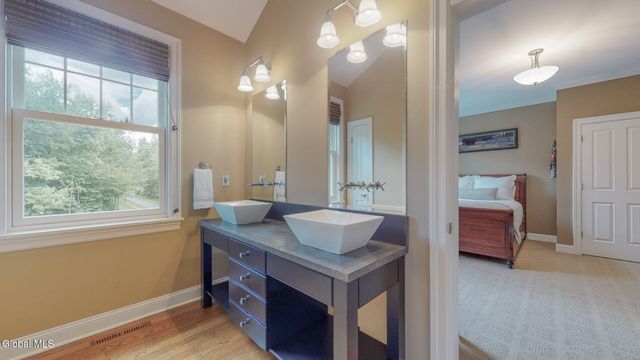 9 Stable Lane, Saratoga Springs, NY 12866
