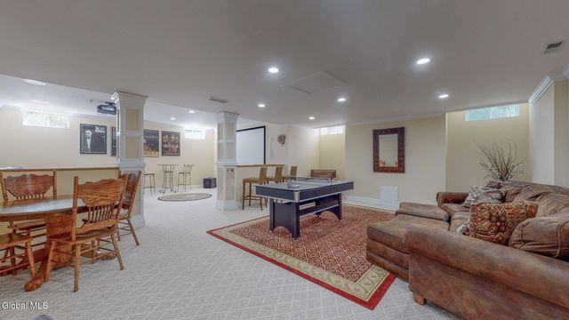 9 Stable Lane, Saratoga Springs, NY 12866