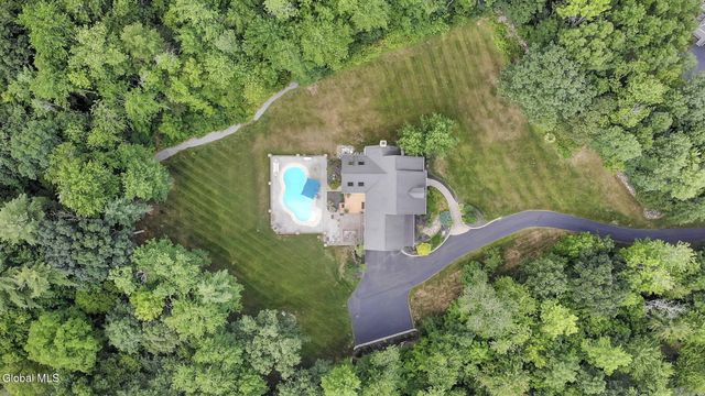 9 Stable Lane, Saratoga Springs, NY 12866