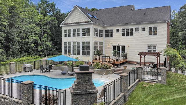 9 Stable Lane, Saratoga Springs, NY 12866