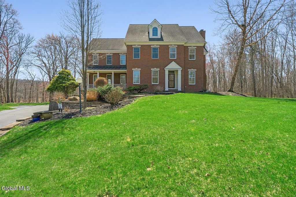 9 Stable Lane, Saratoga Springs, NY 12866