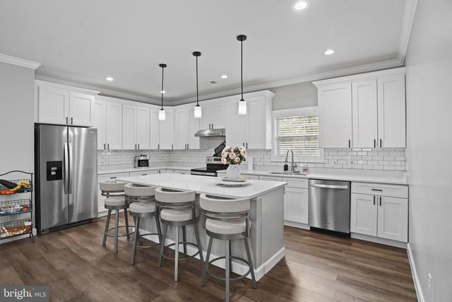 8321 MAPLEWOOD DR, Manassas, VA 20111