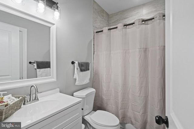 8321 MAPLEWOOD DR, Manassas, VA 20111