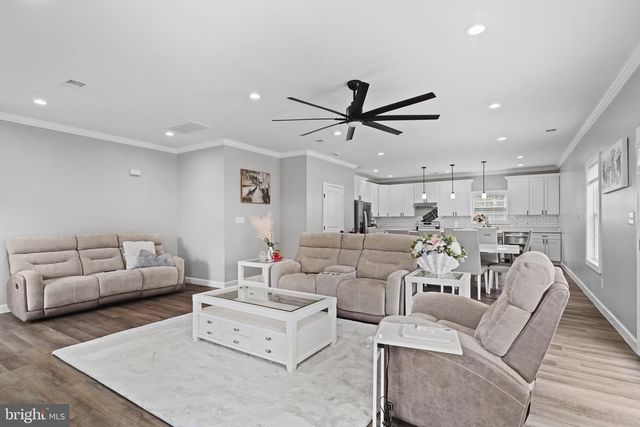 8321 MAPLEWOOD DR, Manassas, VA 20111