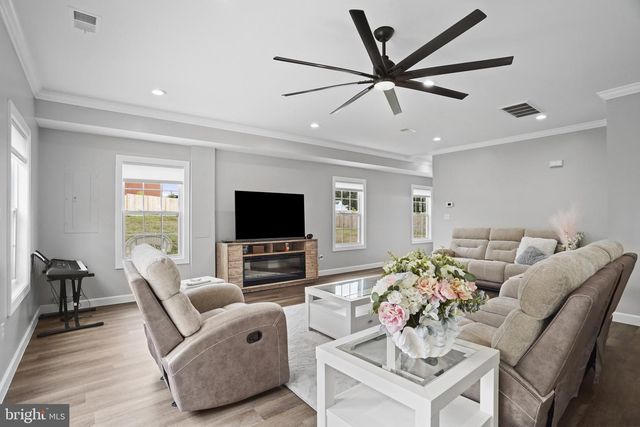 8321 MAPLEWOOD DR, Manassas, VA 20111