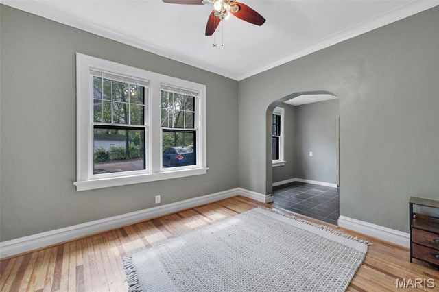 439 N Laclede Station Road, St Louis, MO 63119