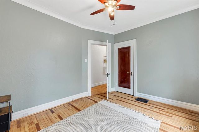 439 N Laclede Station Road, St Louis, MO 63119