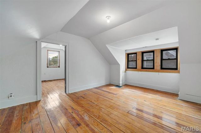 439 N Laclede Station Road, St Louis, MO 63119