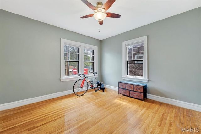 439 N Laclede Station Road, St Louis, MO 63119