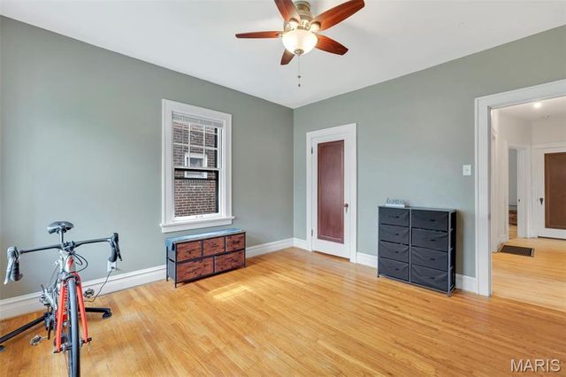 439 N Laclede Station Road, St Louis, MO 63119