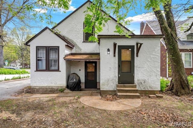 439 N Laclede Station Road, St Louis, MO 63119