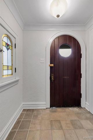 439 N Laclede Station Road, St Louis, MO 63119