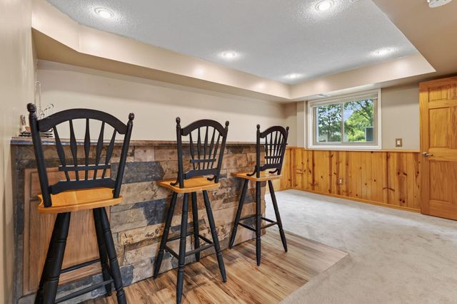 9466 Irving Avenue N, Brooklyn Park, MN 55444