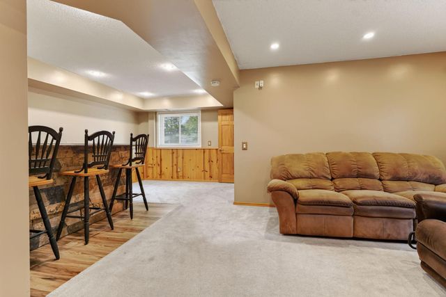 9466 Irving Avenue N, Brooklyn Park, MN 55444