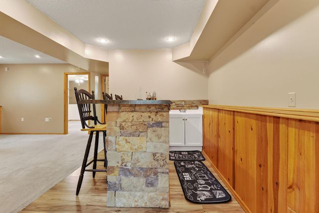 9466 Irving Avenue N, Brooklyn Park, MN 55444