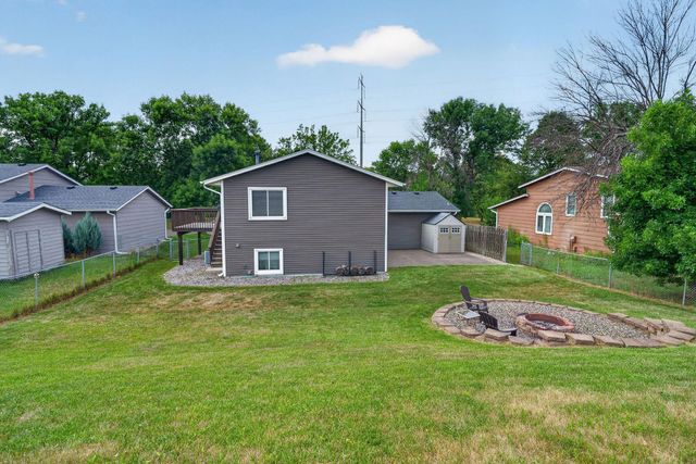 9466 Irving Avenue N, Brooklyn Park, MN 55444