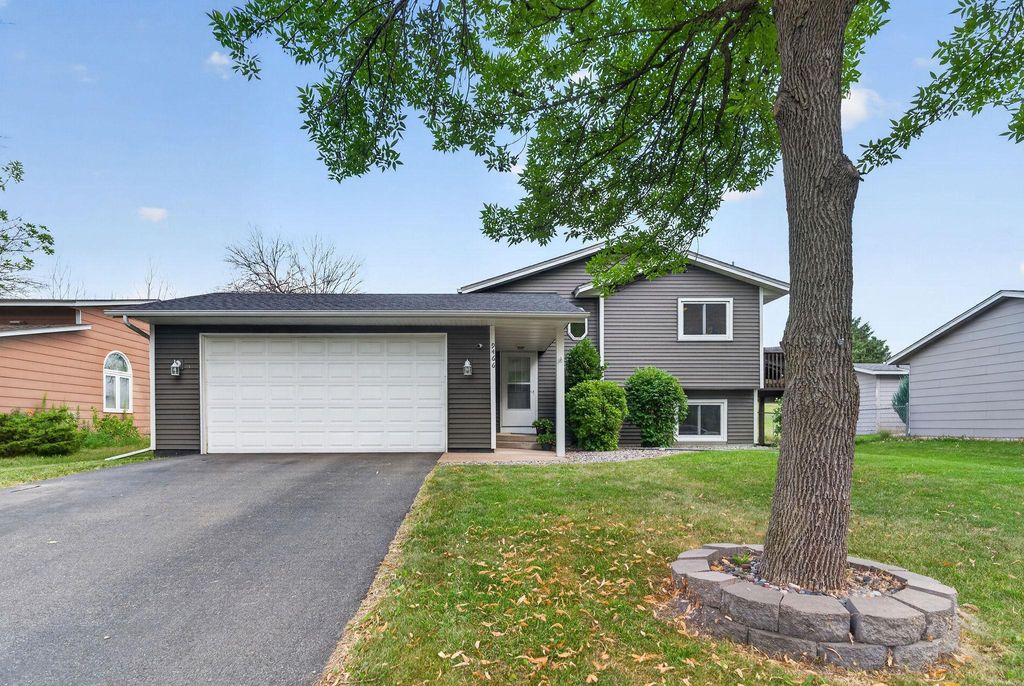 9466 Irving Avenue N, Brooklyn Park, MN 55444 — photo 2