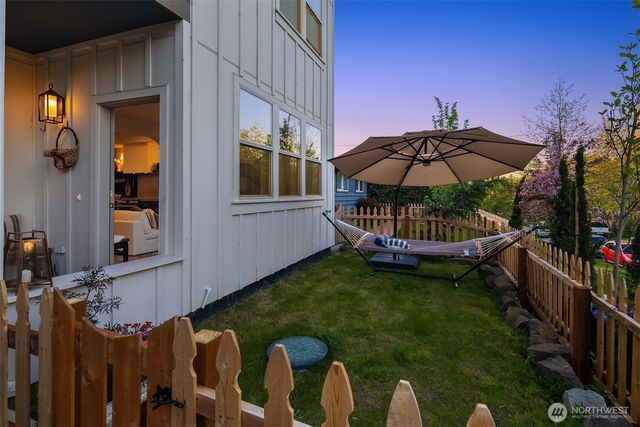 5037 25th Avenue SW, Seattle, WA 98106