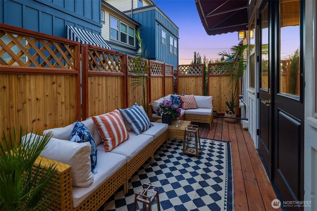 5037 25th Avenue SW, Seattle, WA 98106
