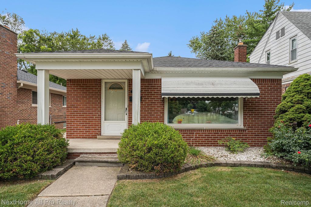 6587 Cortland Avenue, Allen Park, MI 48101