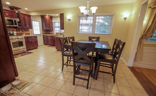 35 Birmingham Drive, Manalapan, NJ 07726