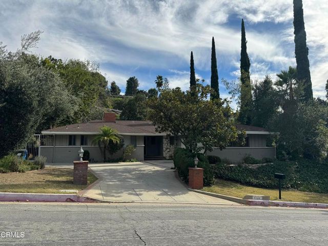 3739 Fairesta Street, Glendale, CA 91214