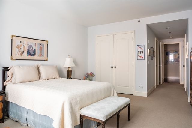 1 Charles St S 5G, Boston, MA 02116