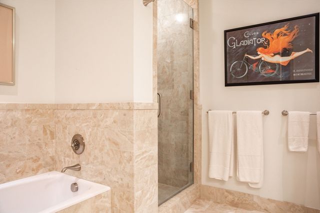 1 Charles St S 5G, Boston, MA 02116