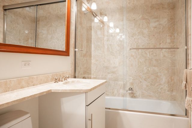 1 Charles St S 5G, Boston, MA 02116