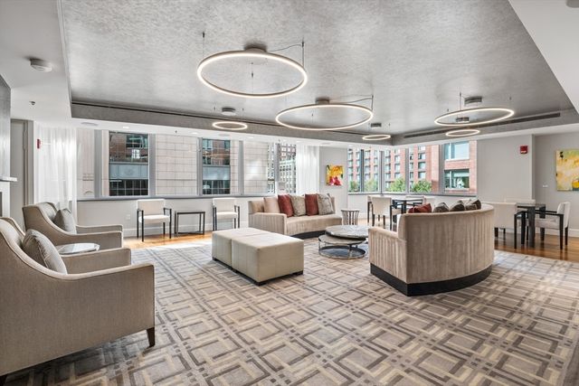 1 Charles St S 5G, Boston, MA 02116