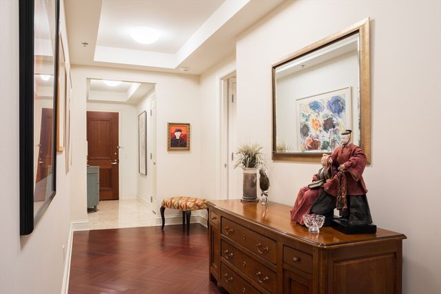 1 Charles St S 5G, Boston, MA 02116