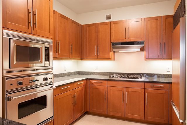 1 Charles St S 5G, Boston, MA 02116